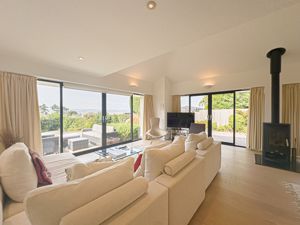 Photo 5- click for photo gallery